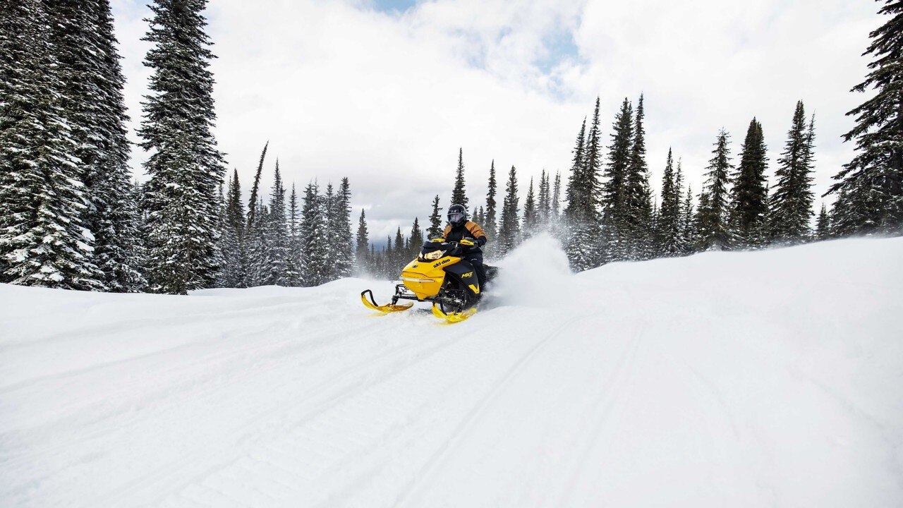 2023 Ski-Doo MXZ NEO - Intermediate Trail snowmobile & Sleds