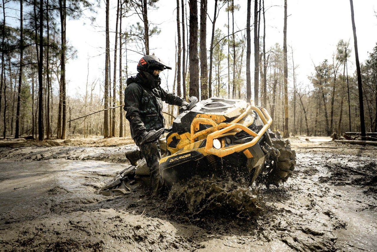 Квадроциклы Can-Am Outlander 2022 - Двухместные ATV мотовездеходы от BRP