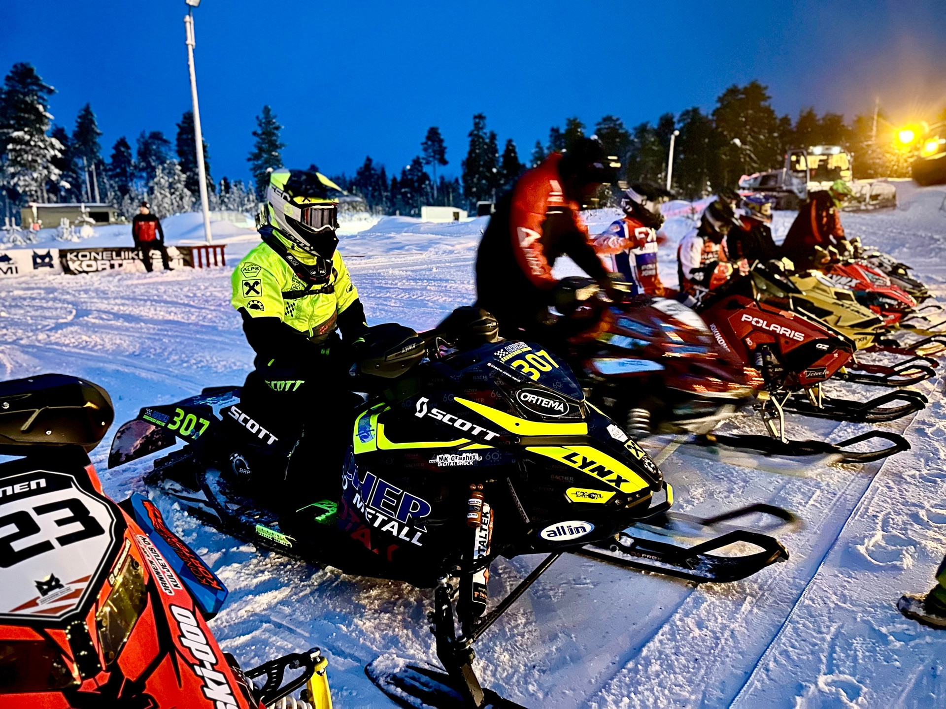 Snowcross sporcusu Elias Bacher Finlandiya'da sezona güçlü bir başlangıç yaptı!