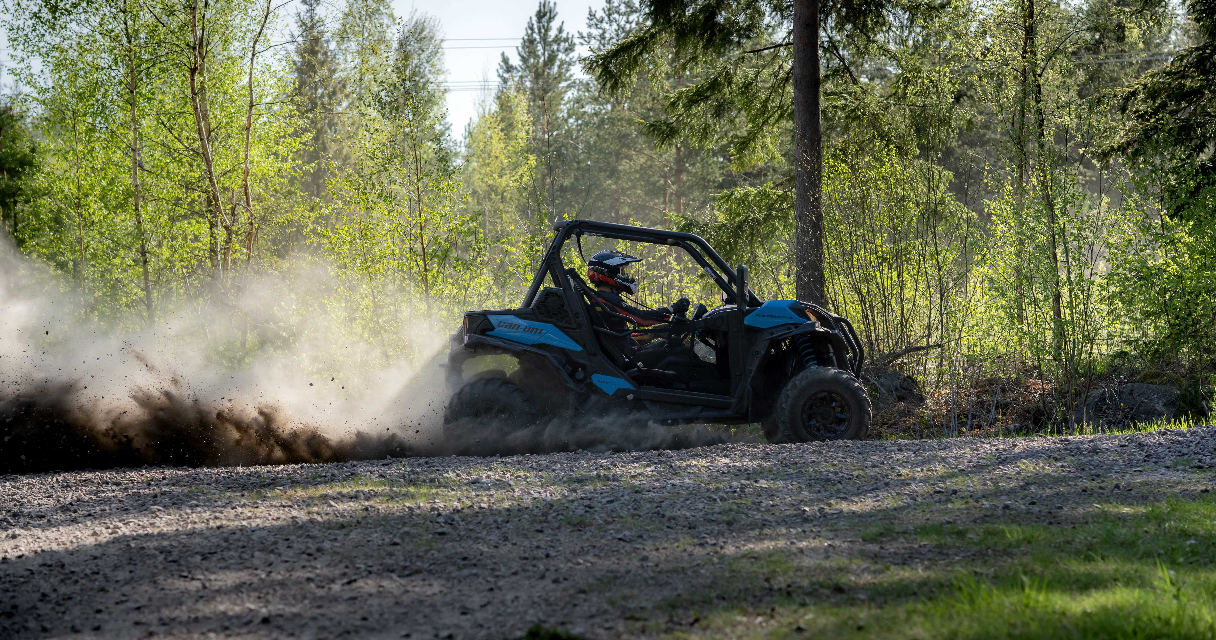 A Maverick X RC Turbo RR 72 climbing rocks